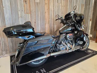 Harley-Davidson FLHXSE CVO из Японии, фото 2