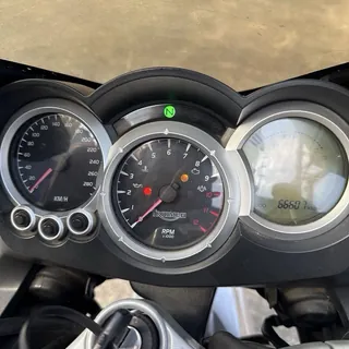 Triumph Sprint ST 1050 из Японии, фото 2