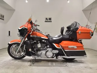 Harley-Davidson FLHTCUSE1800CVO из Японии, фото 2