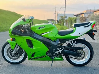 Kawasaki ZX-7R из Японии, фото 1
